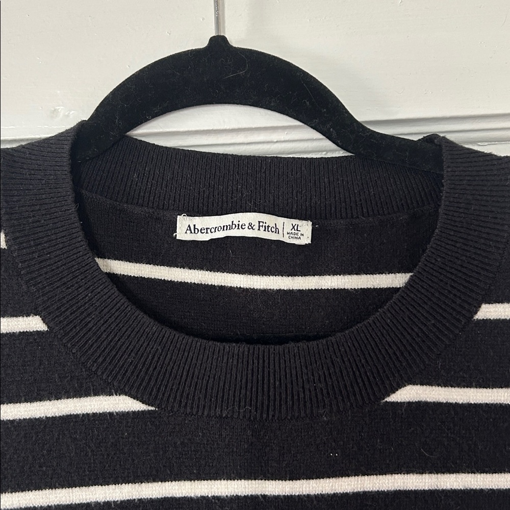 Abercrombie Short Sleeve Sweater - Picture 2 of 4